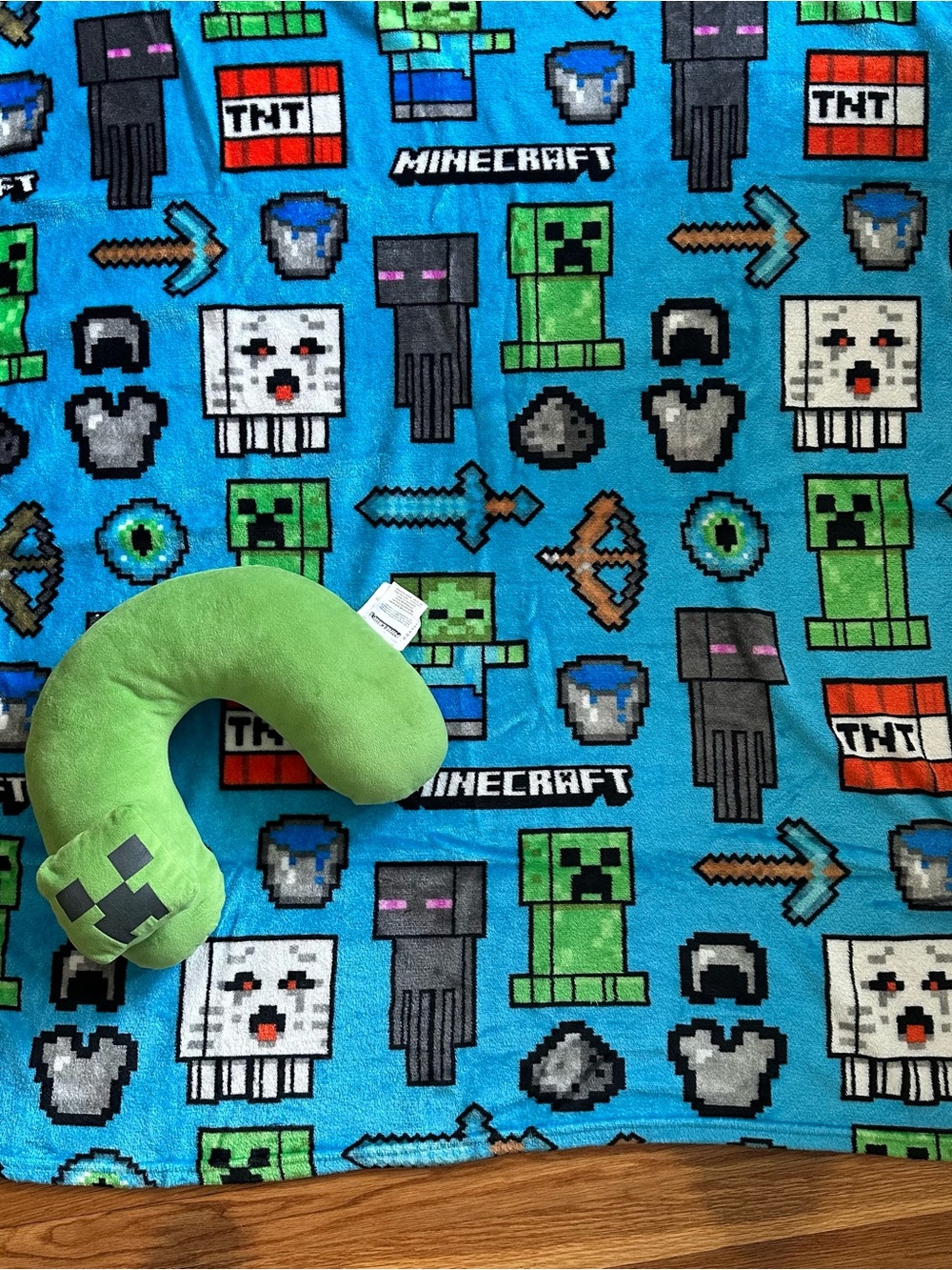 Minecraft Kids Throw Blanket & Creeper Neck Pillow Set TNT Enderman Mojang